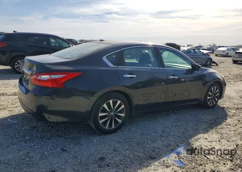 2017 Nissan Altima 2.5 z USA, uszkodzony, nr VIN 1N4AL3AP9HC225493